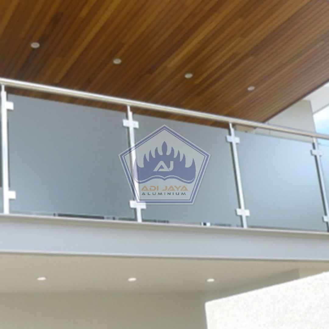 Pagar Balkon Kaca Minimalis Jakarta jasa pemasangan cepat & rapi