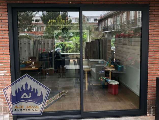 Jasa pintu finished good sliding kaca minimalis awet