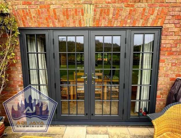 Tukang aluminium finished good pintu utama mewah awet