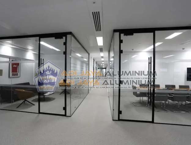 Partisi aluminium custom Bogor kaca elegan untuk kantor